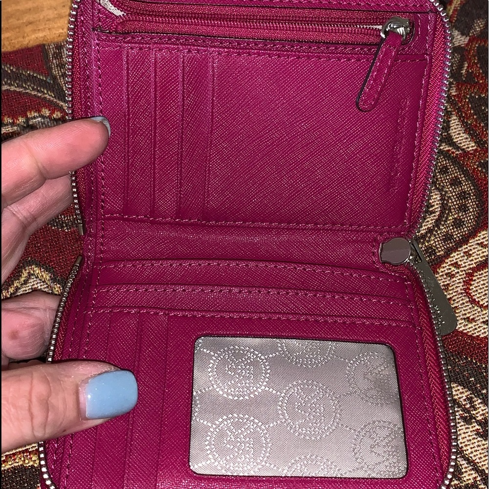 🌸Michael Kors Pink Wallet 🌸 - Picture 3 of 8